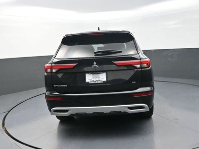 2023 Mitsubishi Outlander SE