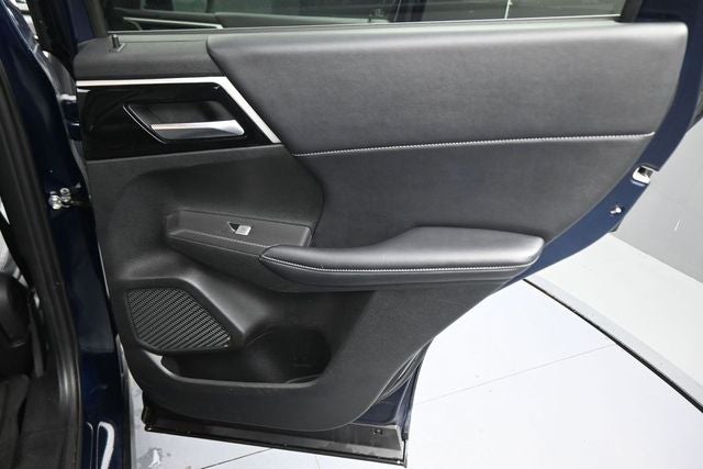 2024 Mitsubishi Outlander Base