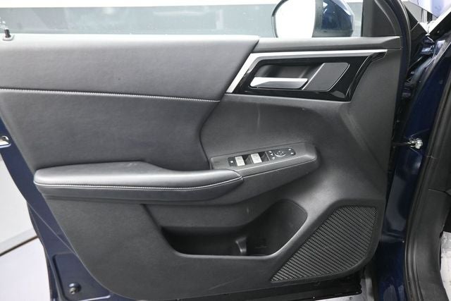2024 Mitsubishi Outlander Base