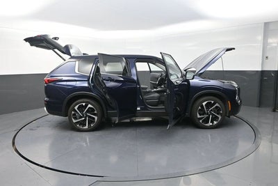 2024 Mitsubishi Outlander Base