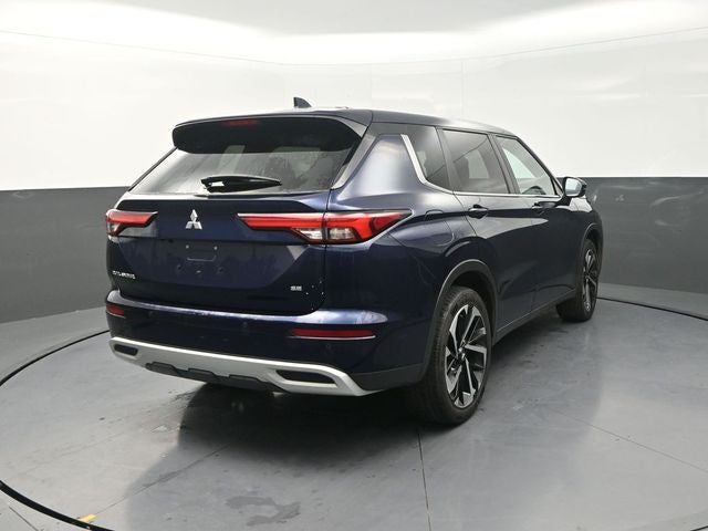2024 Mitsubishi Outlander Base
