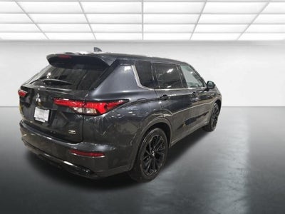 2024 Mitsubishi Outlander Base