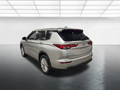 2022 Mitsubishi Outlander ES