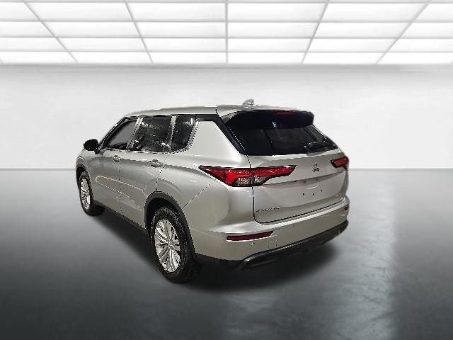 2022 Mitsubishi Outlander ES