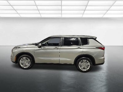 2022 Mitsubishi Outlander ES