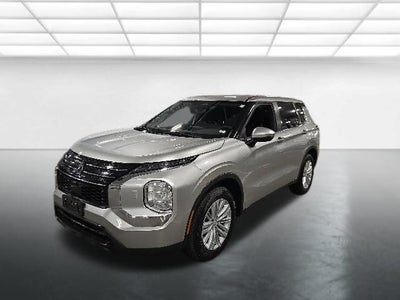 2022 Mitsubishi Outlander ES