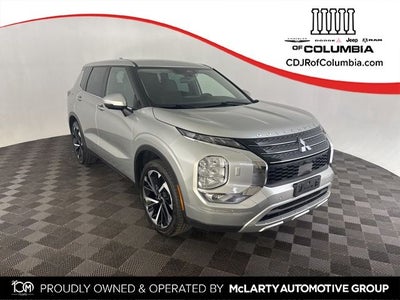 2023 Mitsubishi Outlander Base