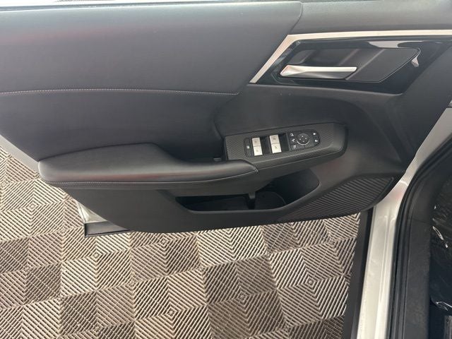 2023 Mitsubishi Outlander Base