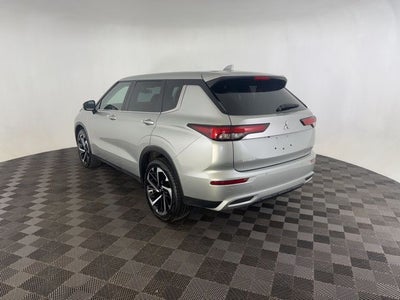 2023 Mitsubishi Outlander Base