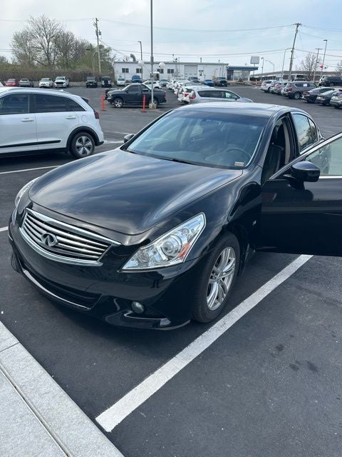 2015 INFINITI Q40 Base