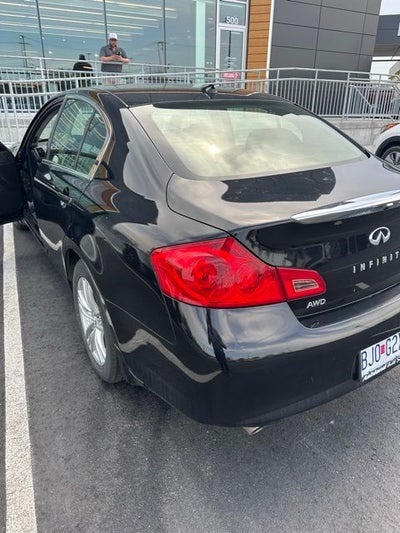 2015 INFINITI Q40 Base