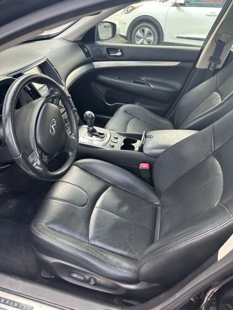 2015 INFINITI Q40 Base