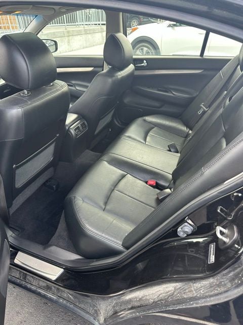 2015 INFINITI Q40 Base