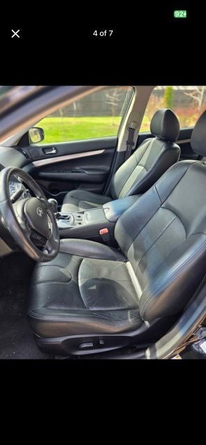 2015 INFINITI Q40 Base