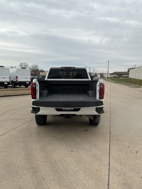 2025 GMC Sierra 3500HD Denali