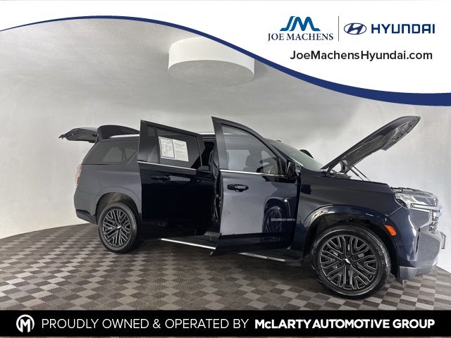 2023 Chevrolet Suburban LT w/ LT Signature Plus Pkg