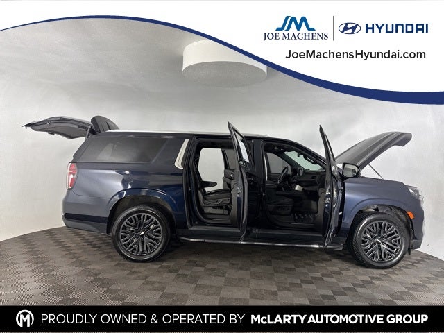 2023 Chevrolet Suburban LT w/ LT Signature Plus Pkg