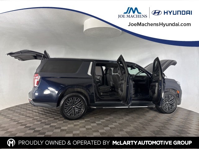 2023 Chevrolet Suburban LT w/ LT Signature Plus Pkg