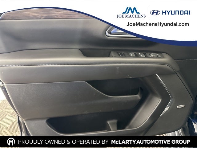 2023 Chevrolet Suburban LT w/ LT Signature Plus Pkg