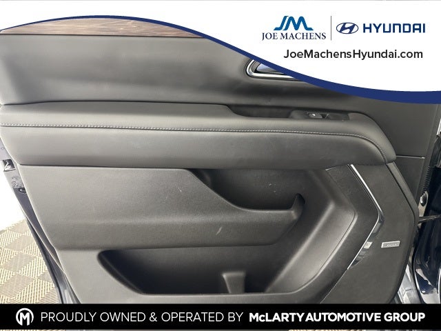 2023 Chevrolet Suburban LT w/ LT Signature Plus Pkg