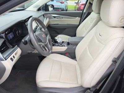 2022 Cadillac XT5 Premium Luxury
