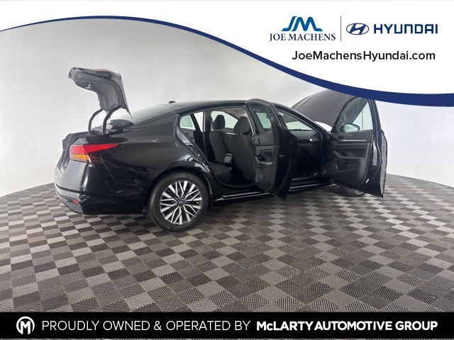 2023 Nissan Altima 2.5 SV FWD