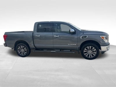 2017 Nissan Titan SL