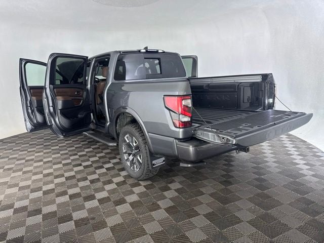 2024 Nissan Titan Platinum Reserve