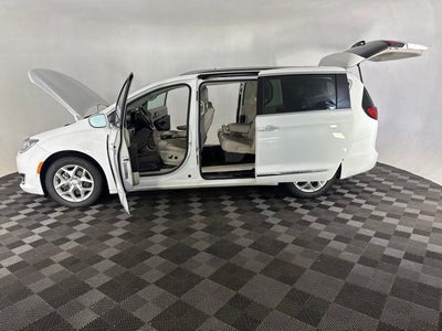 2020 Chrysler Pacifica Touring L Plus
