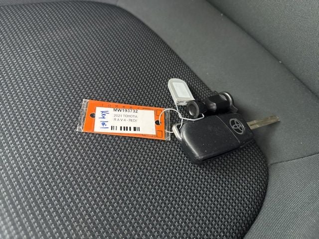 2021 Toyota RAV4 LE AWD