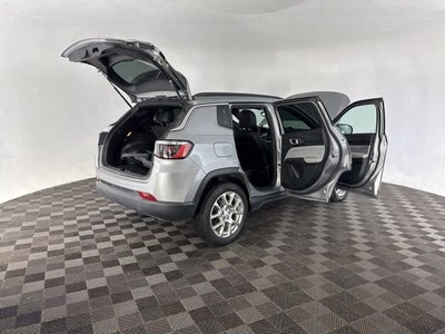 2023 Jeep Compass Latitude Lux 4wd