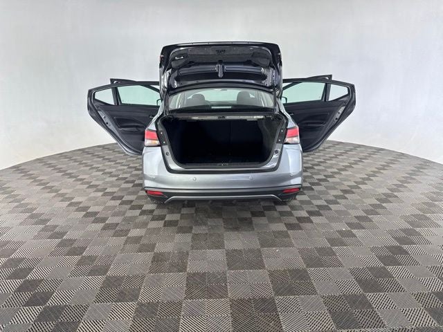2024 Nissan Versa 1.6 SR