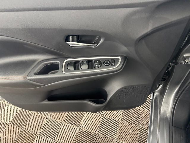 2024 Nissan Versa 1.6 SR