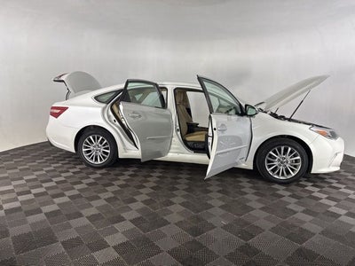 2018 Toyota Avalon Hybrid Base