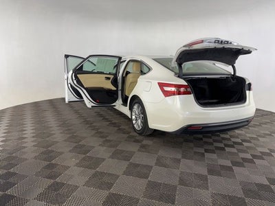 2018 Toyota Avalon Hybrid Base