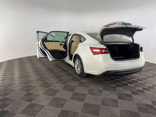 2018 Toyota Avalon Hybrid Base