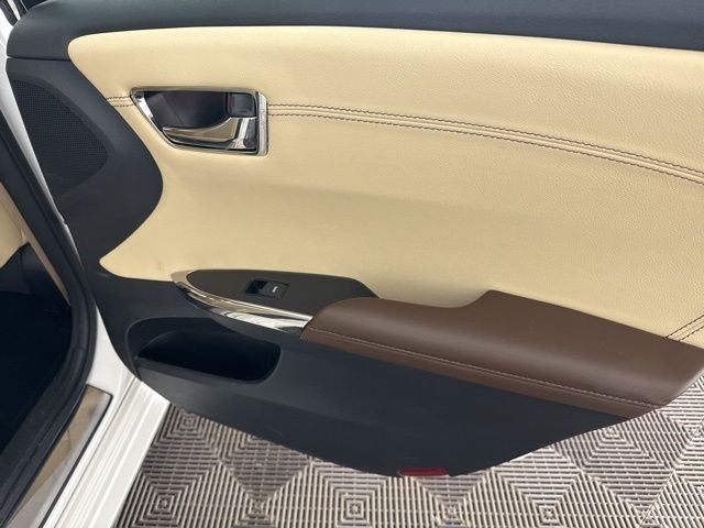 2018 Toyota Avalon Hybrid Base