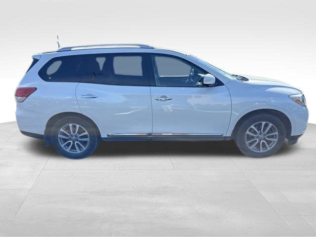2016 Nissan Pathfinder SL