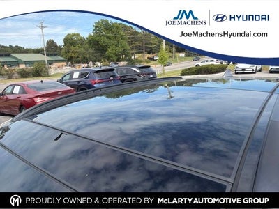 2018 Hyundai Santa Fe Sport 2.4 Base AWD w/ Premium & Tech Pkg