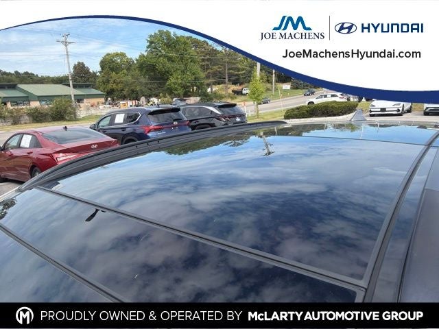 2018 Hyundai Santa Fe Sport 2.4 Base AWD w/ Premium & Tech Pkg