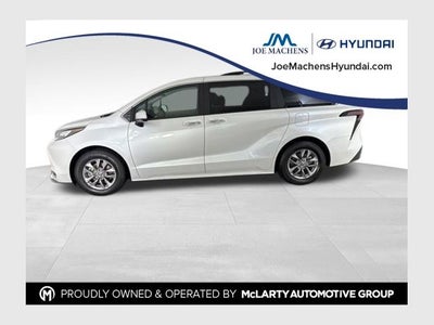 2023 Toyota Sienna XLE 7 Passenger