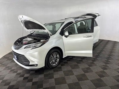 2023 Toyota Sienna XLE 7 Passenger