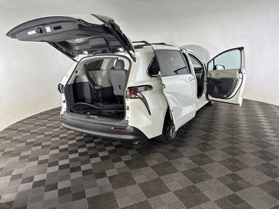 2023 Toyota Sienna XLE 7 Passenger