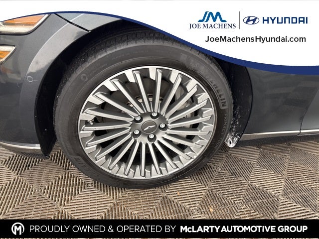 2023 Genesis Electrified G80 Base