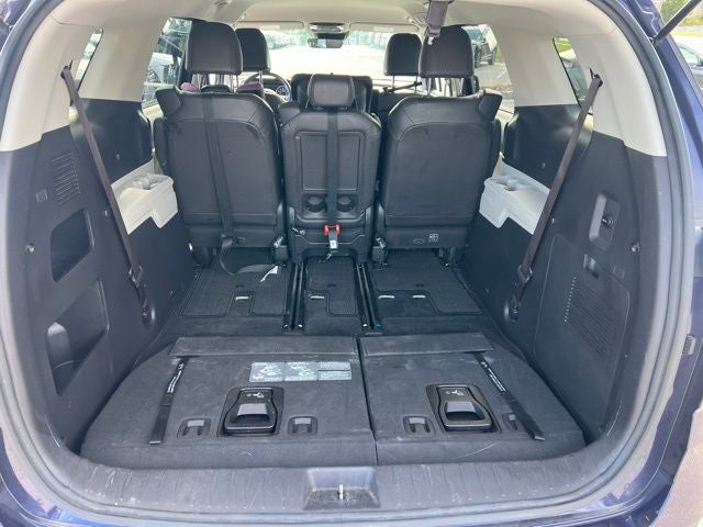 2023 Kia Carnival LX Seat Package