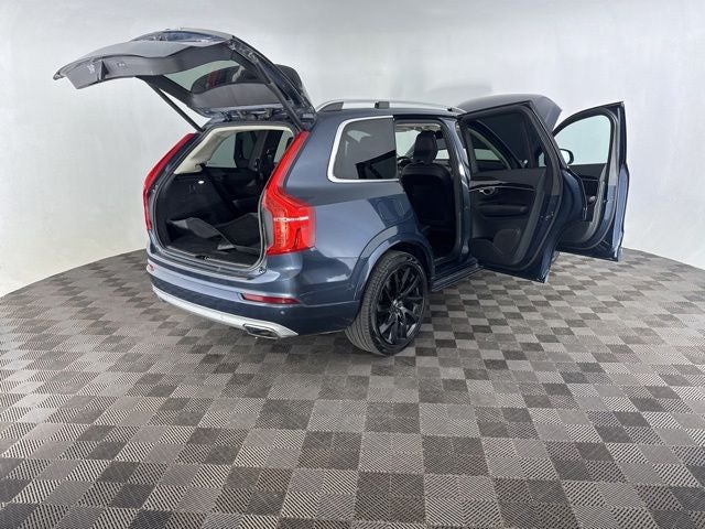 2019 Volvo XC90 T6 Momentum