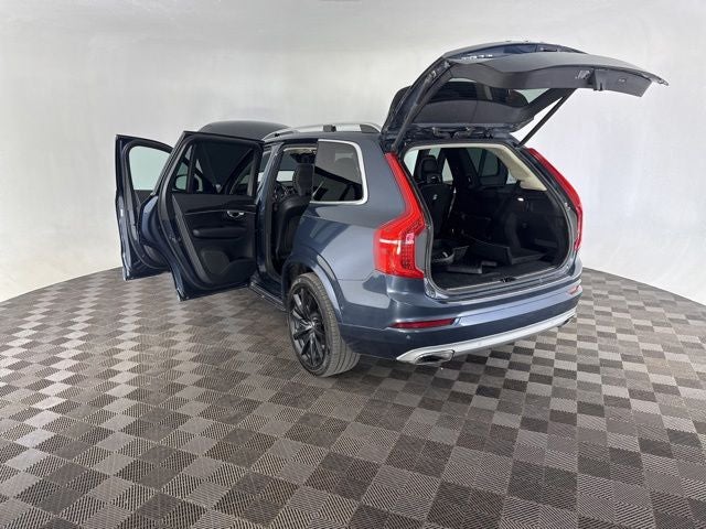 2019 Volvo XC90 T6 Momentum