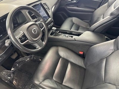 2019 Volvo XC90 T6 Momentum