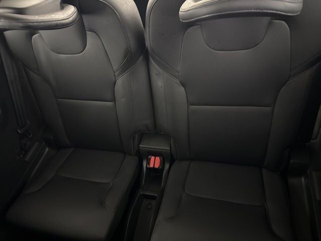 2019 Volvo XC90 T6 Momentum