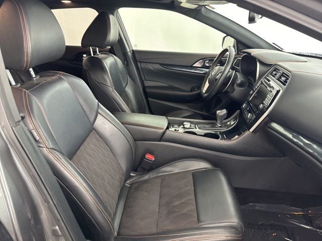 2019 Nissan Maxima SR